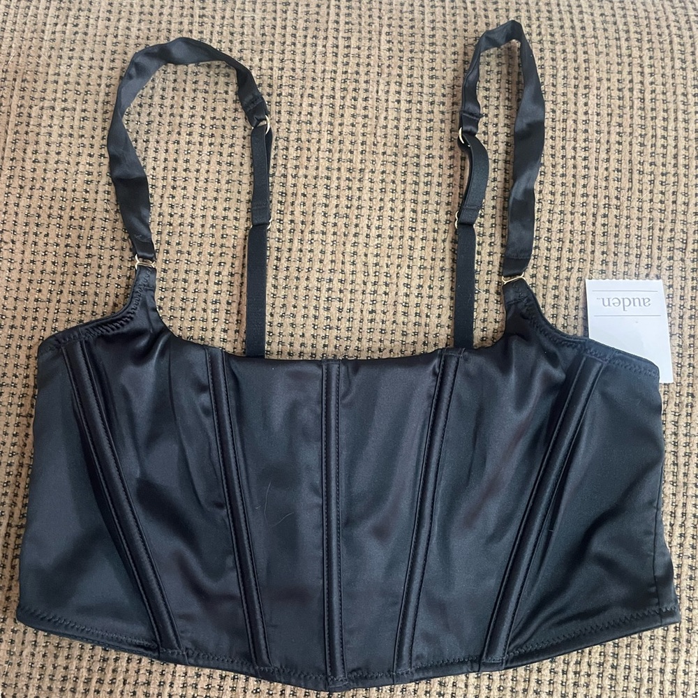 Bustiers top with adjustable straps